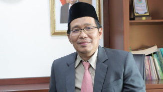 Direktur Pemberdayaan Zakat dan Wakaf, Waryono Abdul Ghafur Direktur Pemberdayaan Zakat dan Wakaf, Waryono Abdul Ghafur