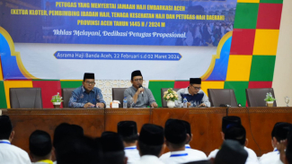 Stafsus Menag Wibowo pada Bimtek Petugas Haji Embarkasi Aceh Stafsus Menag Wibowo pada Bimtek Petugas Haji Embarkasi Aceh
