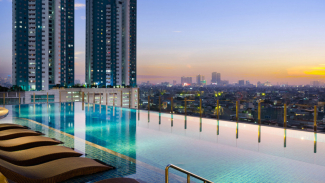 Menyambut Senja: Swimming Pool Evening Menyambut Senja: Swimming Pool Evening