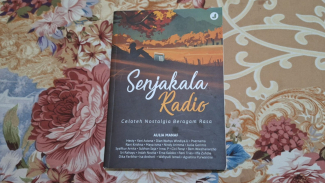 Antologi Senjakala Radio