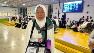 Romlah (52), Jemaah Haji Embarkasi Makassar (UPG-26), Sulawesi Selatan Romlah (52), Jemaah Haji Embarkasi Makassar (UPG-26), Sulawesi Selatan