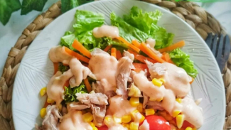 Salad dengan mayones Salad dengan mayones