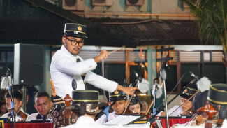 Konduktor Yogyakarta Royal Orchestra MJ Manggalawaditro Konduktor Yogyakarta Royal Orchestra MJ Manggalawaditro