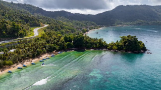 Pantai Karanggongso Trenggalek