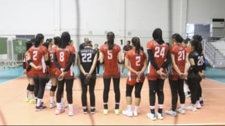 Timnas Voli Putri Indonesia U-21 Menang Telak atas Mabes TNI di Moji Volley Cup 2025