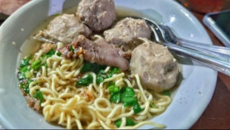 Bakso ABC Salatiga: Bakso Jumbo yang Viral dan Bikin Ngiler