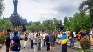 Turis Rusia Paling Betah! Rata-Rata Menginap 26 Malam di Indonesia