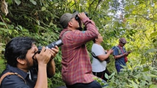 Hutan Salem Jadi Sorotan: FPLI dan SMK Kehutanan Kadipaten Pantau Pohon Langka Vatica Javanica