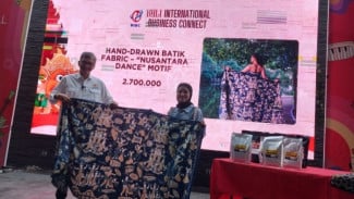 Teguh Anantawikrama Menangkan Lelang Batik Semarang di BIBC 2025 Bali