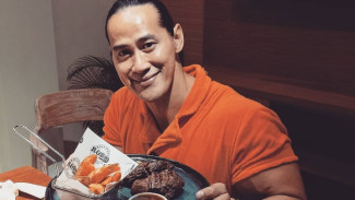 Tips Menghilangkan Perut Buncit ala Ade Rai: Pola Hidup Sehat yang Terbukti Efektif