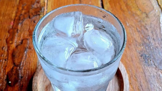 Cara Membedakan Es Batu dari Air Mentah dan Air Matang, Termasuk Dampaknya Bagi Kesehatan