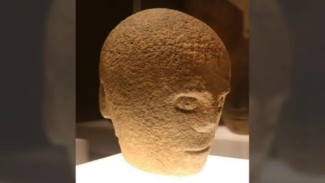 Misteri Kepala Corleck: Patung Celtic 3 Wajah di Bukit Kematian Irlandia, Terkait Pengorbanan Manusia 1.900 Tahun Lalu