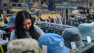 Polri Bongkar Penyelundupan Pakaian Bekas Ilegal, Rugikan UMKM dan Ancam Kesehatan