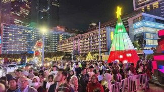 Bundaran HI Dipadati Ratusan Warga, Nikmati Jakarta Light Festival Edisi Natal, 23 hingga 27 Desember 2025