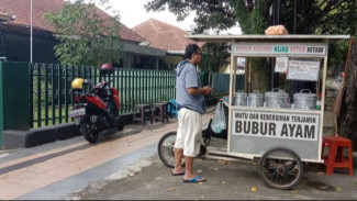 WISATA KULINER: Sarapan Hangat di Bubur Ayam Wilujeng 3, Kelezatan Autentik di Jantung Kota Malang