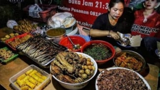 Gudeg Mercon Bu Tinah, Sensasi Pedas Legendaris di Kota Gudeg Yogyakarta