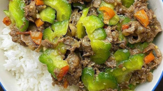 RESEP:  Tumis Daging Pare Pedas yang Cocok untuk Menu Makan Sahur