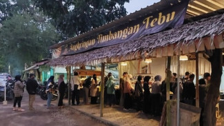 Angkringan Timbangan Tebu: Nikmati Kuliner Jogja dengan Pemandangan Sawah dan Kereta Api