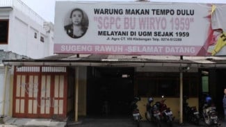Sego Pecel Bu Wiryo, Warisan Rasa Legendaris di Jantung Kampus UGM