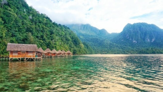 Pulau Ora, Surga Kecil di Tengah Laut Maluku