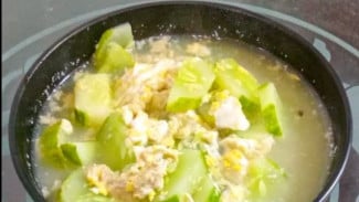 RESEP:  Tumis Timun Telur Sederhana dan Praktis, Menu Rumahan Segar dan Bergizi