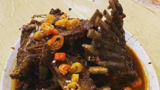 Tengkleng Hohah, Sensasi Pedas Balungan Kambing yang Menggoyang Lidah di Yogyakarta
