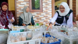 RAMADAN 2026: Pasar Takjil di Banyuwangi Banyak Diminati, Bupati Ipuk Fasilitasi Legalitas Pelaku Kuliner Rumahan