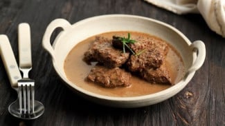 Semur Daging Kerbau, Sajian Tradisional Kaya Rempah yang Sarat Makna