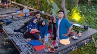 LeyeH LeyeH Jogja, Sensasi Bersantai di Atas Sungai yang Instagramable