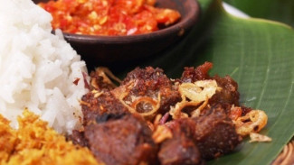 Warung Sego Empal Bu Warno, Legenda Rasa di Jantung Yogyakarta