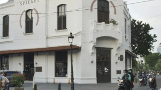 Spiegel Bar and Bistro, Kafe Kolonial yang Menghidupkan Rasa di Kota Lama Semarang