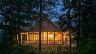 Hidden Pond: Menemukan Kedamaian di Balik Rimbunnya Pinus Kennebunkport Maine