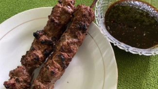 Sate Gebug Malang: Teknik Unik Mengolah Daging Sapi hingga Pipih dan Empuk Sempurna