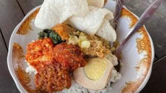 Nasi Kalak Bu Siti Banyuwangi: Kuliner Healing di Tengah Kampung yang Jauh dari Kebisingan