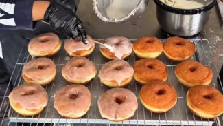 Donatsur: Menikmati Kelembutan Donat Kasta Tertinggi yang Sedang Viral di Jogja