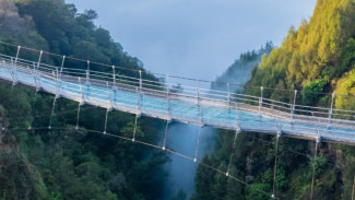 Jembatan Kaca Seruni Point Bromo Siap Jadi Ikon Wisata Baru, Tawarkan Panorama Gunung dengan Standar Keamanan Tinggi