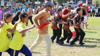 Festival Memengan Tradisional, Ketika Ribuan Gen Alpha di Banyuwangi, Jawa Timur, Memainkan Permainan Tradisional