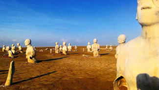 Wisata Lumpur Lapindo: Menyusuri Deretan Patung Ikonik dan Jejak Bencana Geologi Terbesar di Porong Sidoarjo