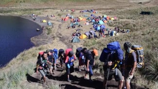 GUNUNG SEMERU Ditutup Total Sementara karena Kebakaran Hutan, Ini yang Perlu Diketahui Calon Pendaki