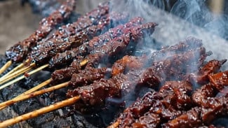 Wisata Kuliner Sate Kerbau: Makanan Legendaris yang Wajib Dicoba di Kudus