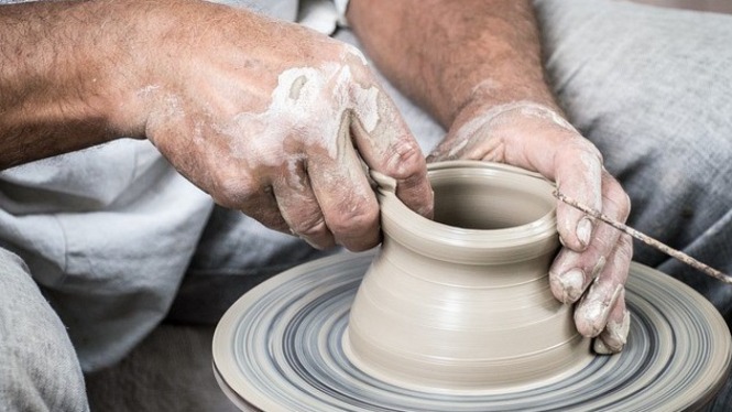 Membuat keramik