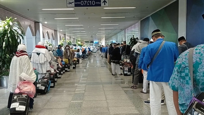 Antrean Jemaah Haji Masuk ke Imigrasi Bandara Jedah Tahun 2022
