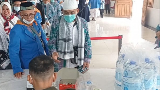 Pembagian Air Zamzam Jemaah Haji 1443H/2022M