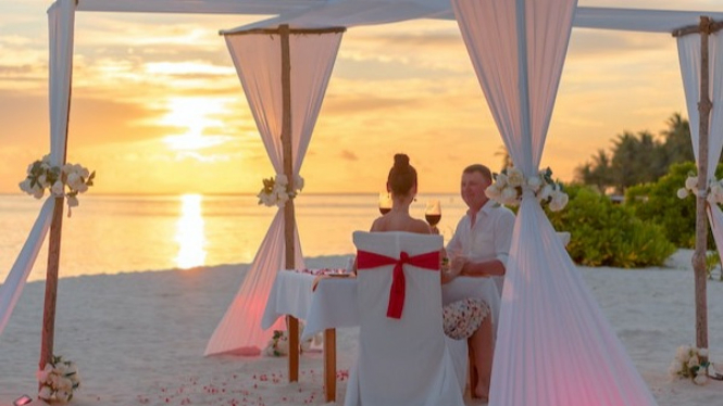 Wisata Romantis (illustrasi)