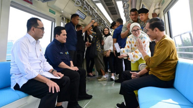 PRESIDEN: Kala Jokowi Jajal LRT Jabodebek, Depok - Jakarta Pusat