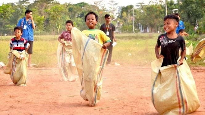 Lomba Balap Karung