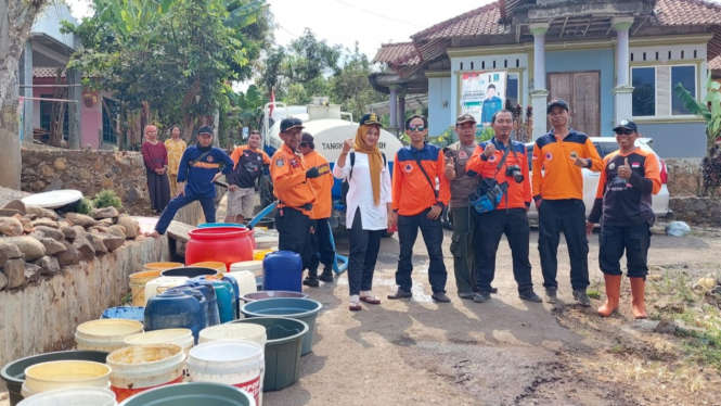 Penyaluran Bantuan Air Bersih di Kecamatan Salem, Brebes