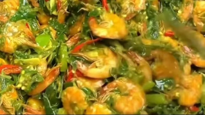 Udang Goreng Tumis Cabai Hijau yang Menggugah Selera