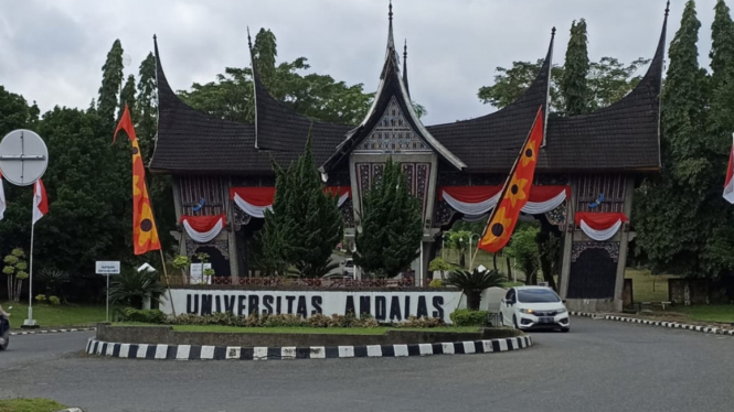 Universitas Andalas, Sumatra Barat