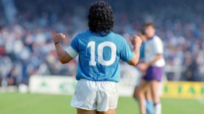Diego Maradona, Pemain Bernomor 10